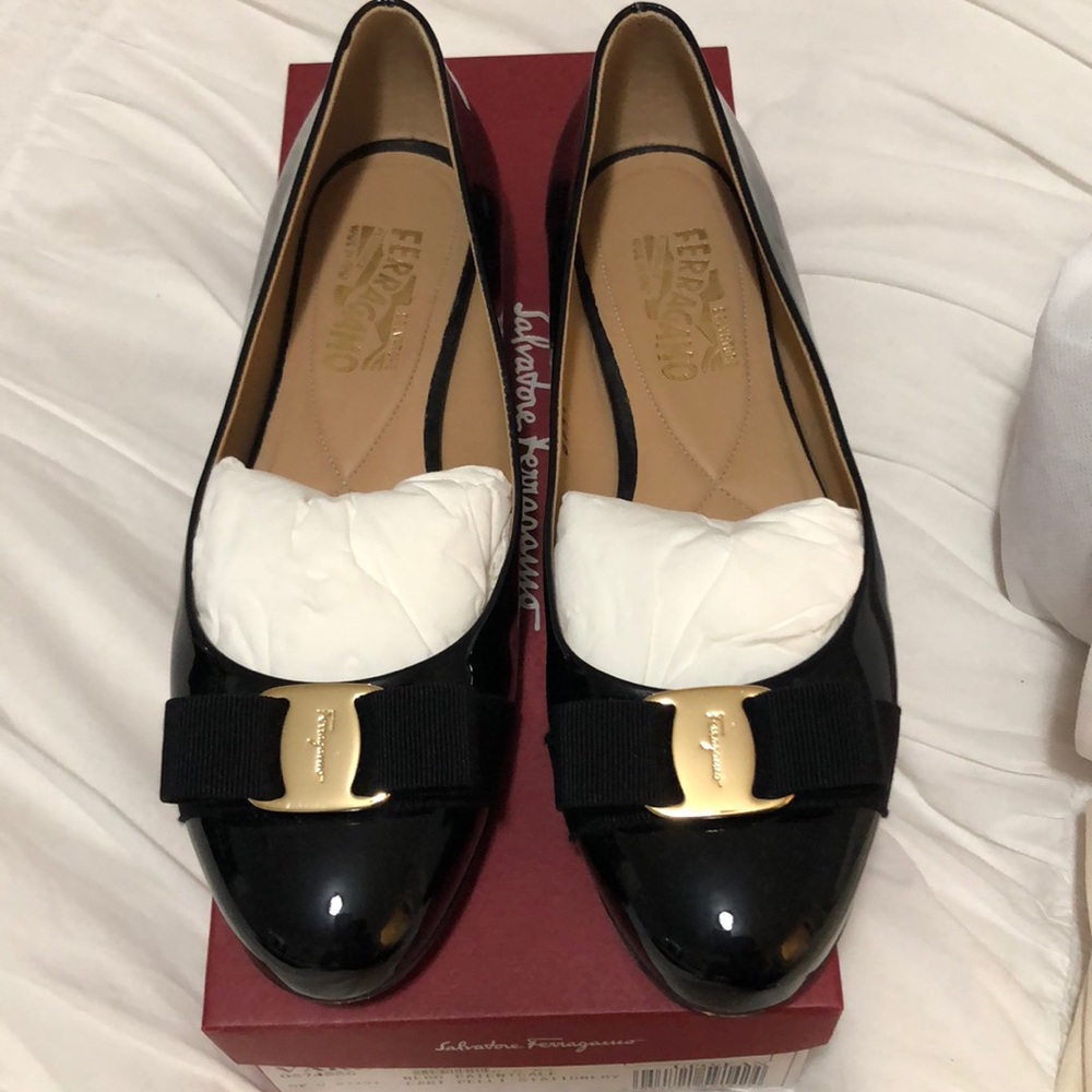Ferragamo Black Varina flats